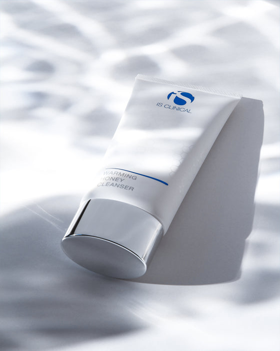 iS CLINICAL Warming Honey Cleanser